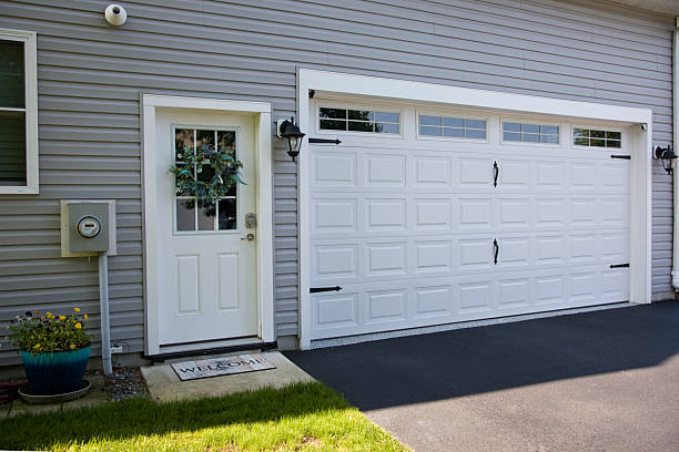 24/7 Emergency Garage Door Panel Replacement experts in Marionville, MO